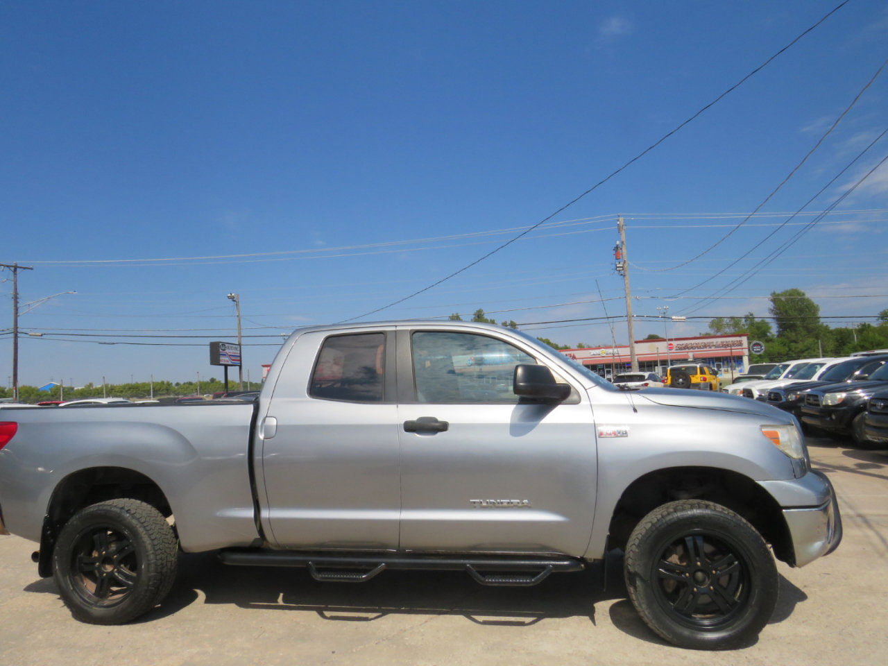Used 2011 Toyota Tundra 4x4 Double Cab w/ Tow Pkg image 5
