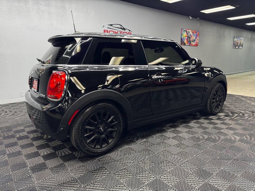 Used 2018 MINI Cooper 2-Door Hardtop w/ Signature Line Package image 15