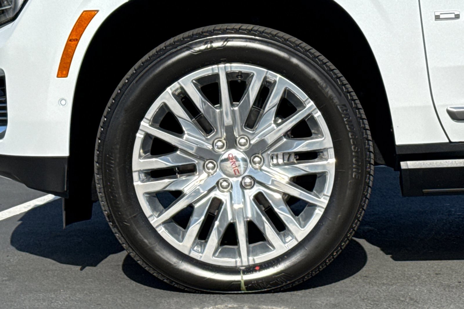 New 2026 GMC Yukon XL Denali w/ Denali Reserve Package image 29