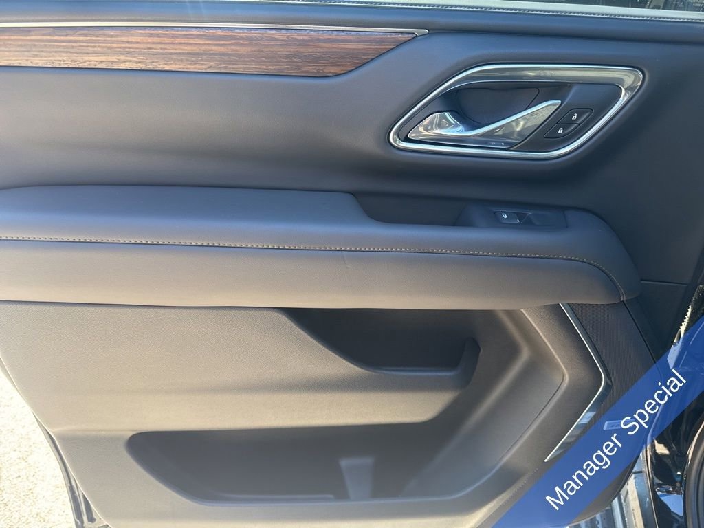 Used 2024 Chevrolet Suburban High Country w/ Premium Package image 24