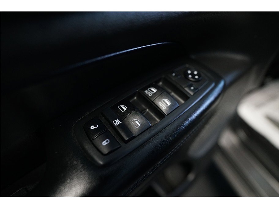 Used 2019 Jeep Grand Cherokee Altitude image 17