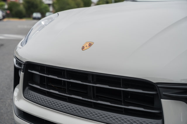 Used 2022 Porsche Macan AWD/4WD image 11