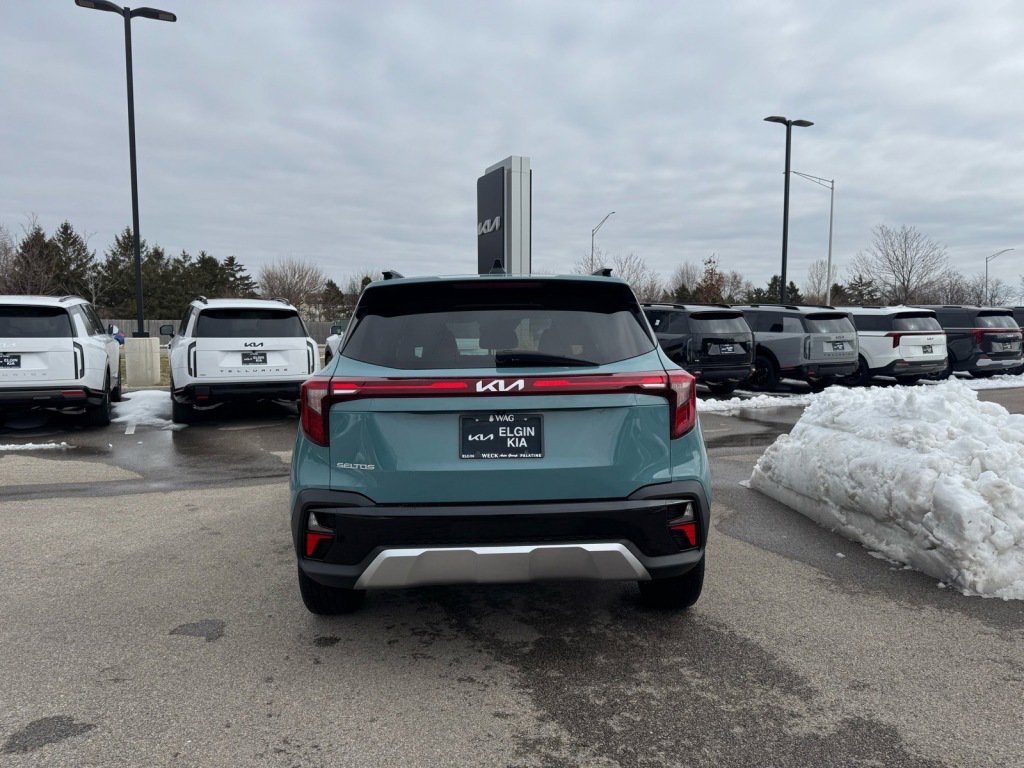 Used 2024 Kia Seltos EX image 3