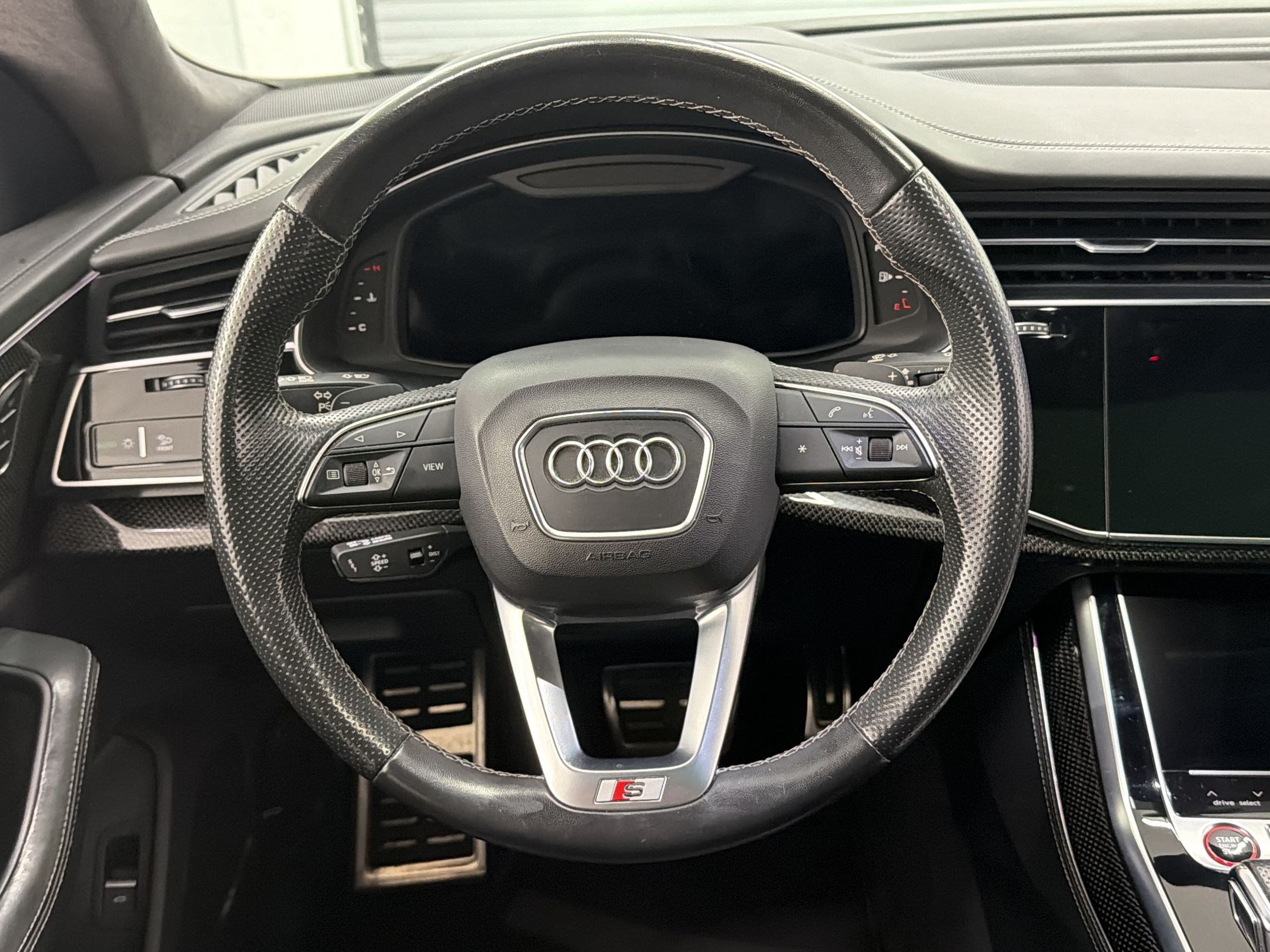 Used 2022 Audi SQ8 Prestige AWD/4WD image 11
