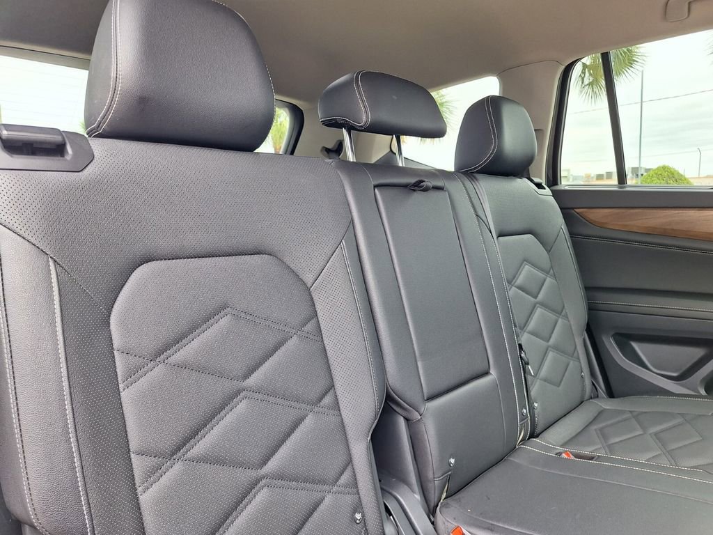Used 2025 Volkswagen Atlas SE FWD image 31