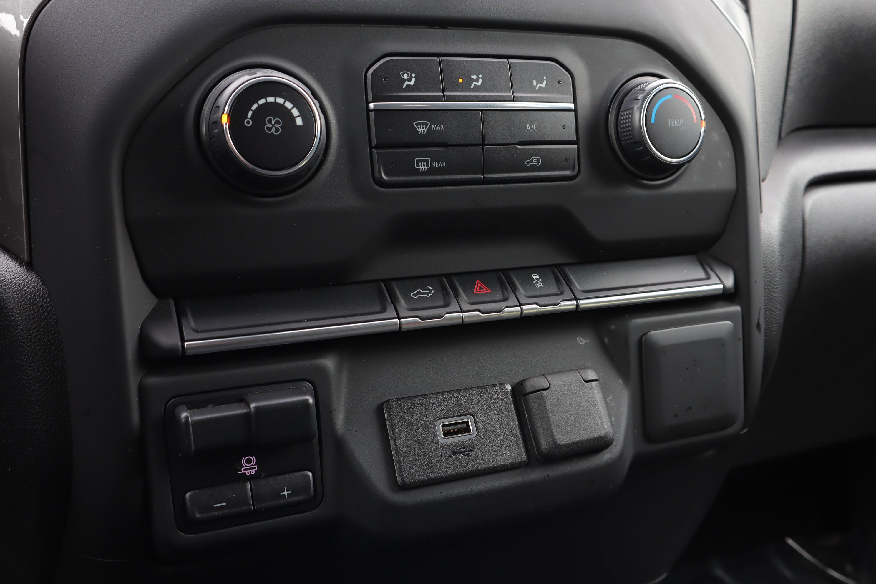 Used 2019 Chevrolet Silverado 1500 Custom w/ Custom Value Package image 14