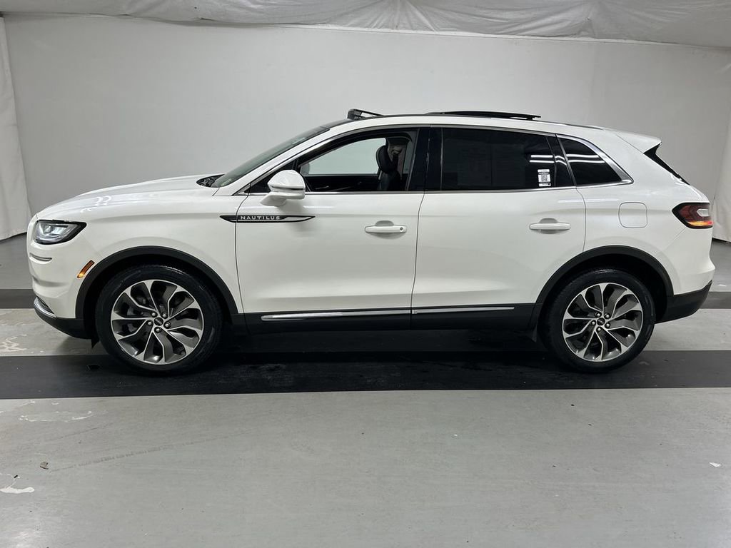 Used 2022 Lincoln Nautilus Reserve w/ Luxury Package image 6