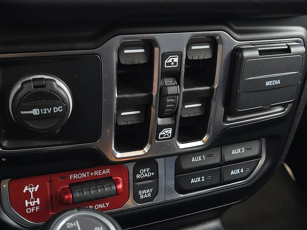 Used 2024 Jeep Gladiator Rubicon AWD/4WD image 15