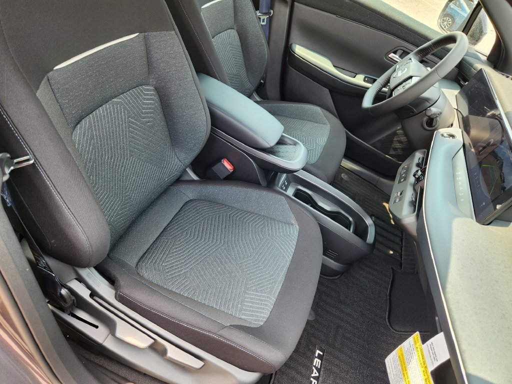 New 2026 Nissan Leaf w/ Floor Mat Package (S+) FWD image 12