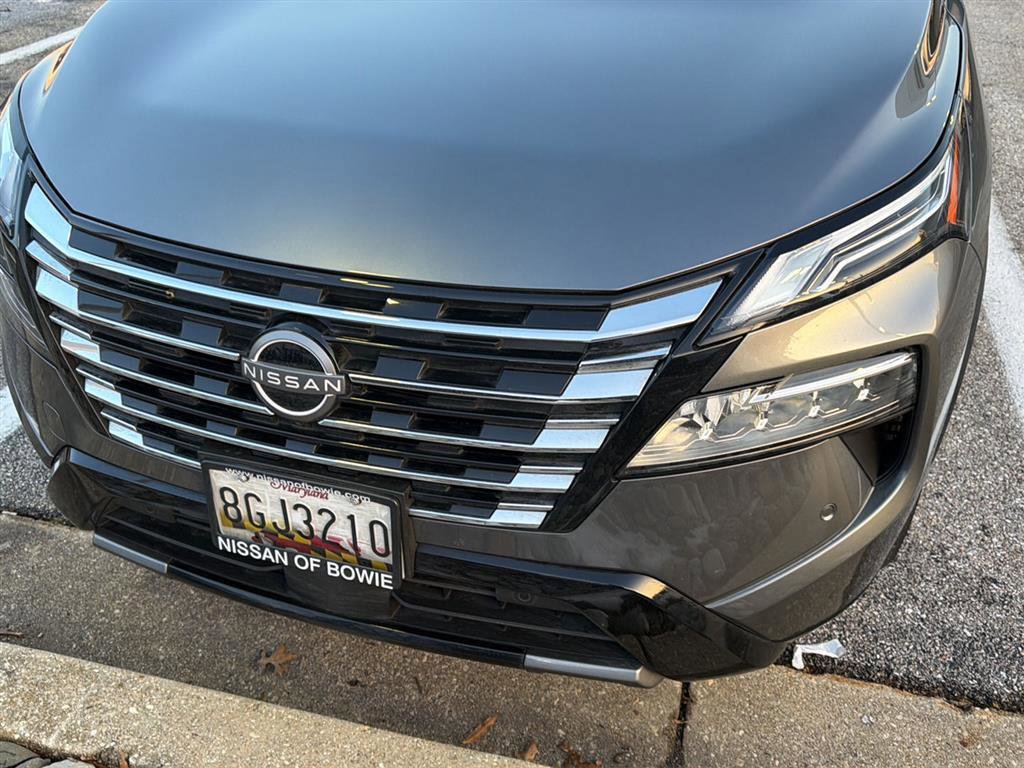 Used 2024 Nissan Rogue Platinum image 45