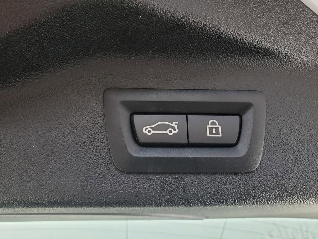 Used 2022 BMW X7 xDrive40i w/ Premium Package image 12