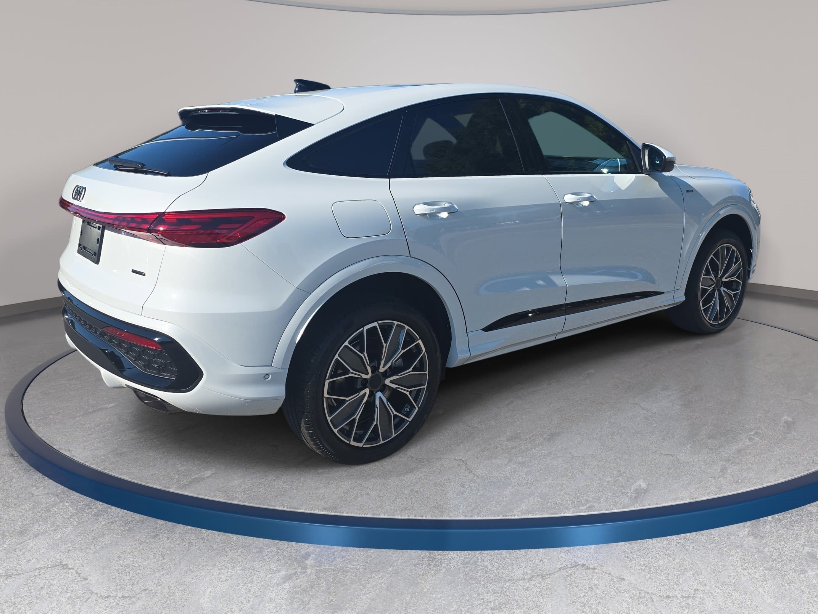 New 2026 Audi Q5 Premium Plus AWD/4WD image 6