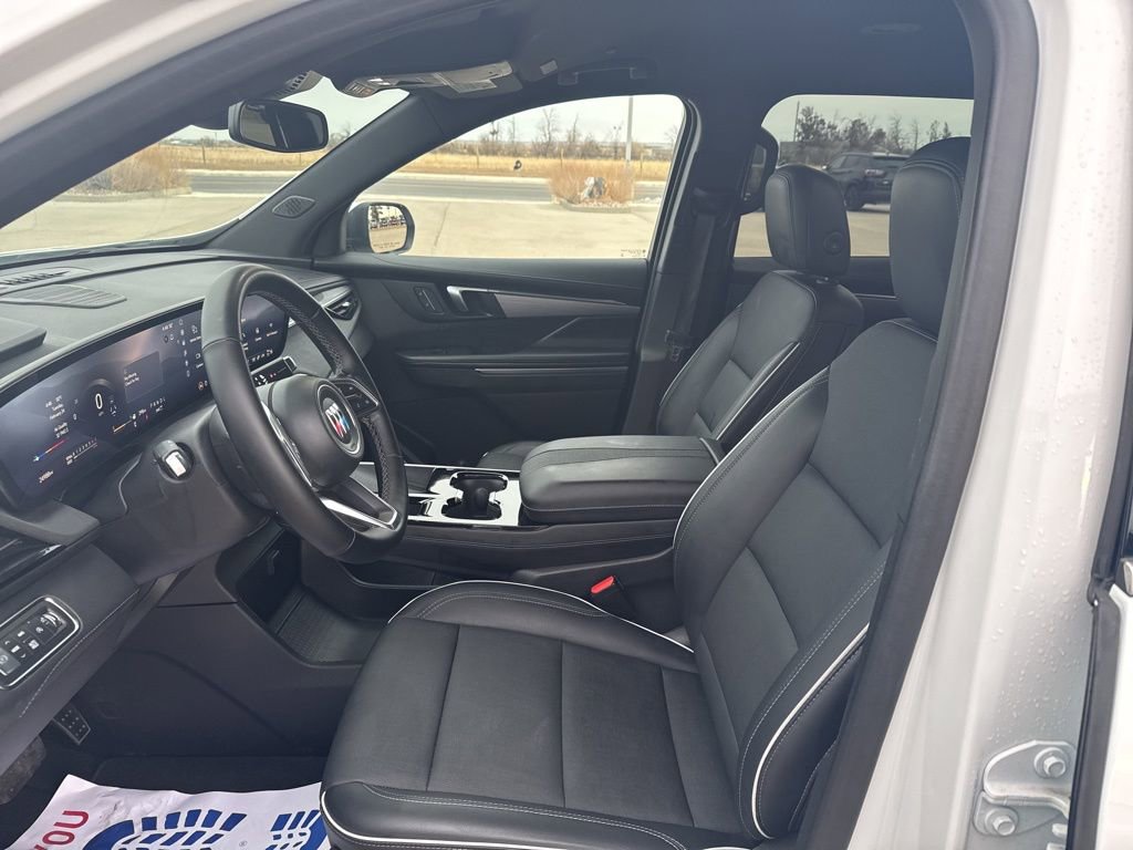 Used 2025 Buick Enclave Preferred image 9