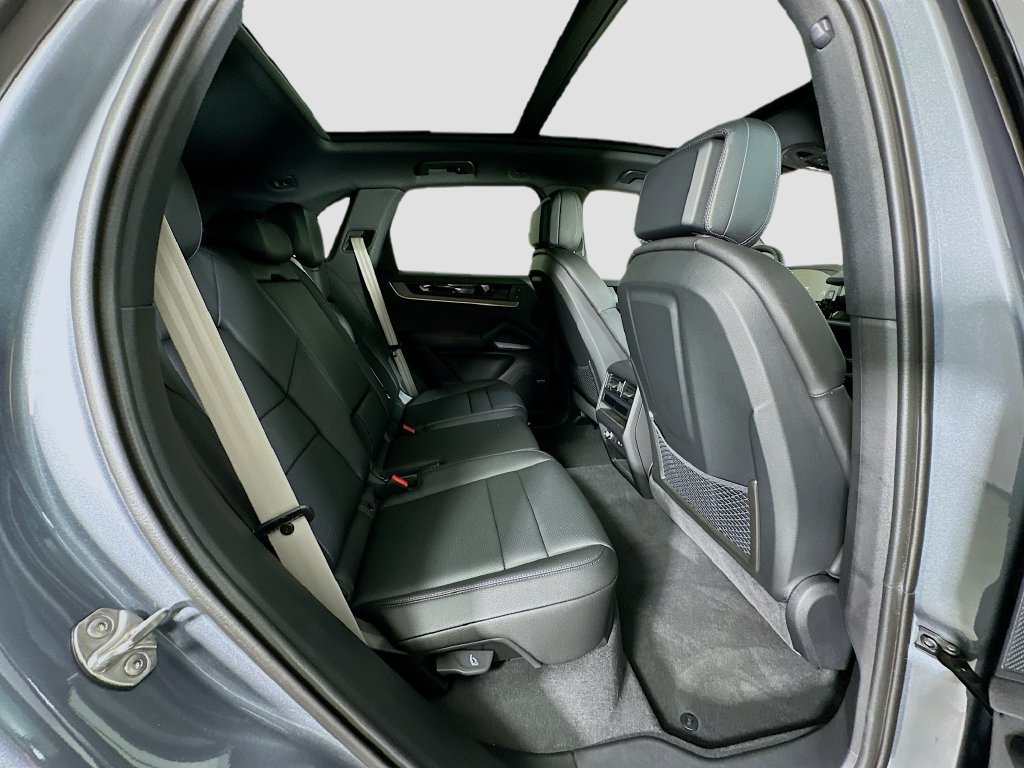 New 2026 Porsche Cayenne AWD/4WD image 30