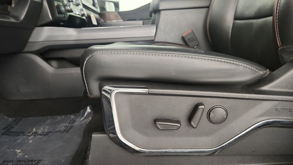 Certified 2024 Ford F250 Lariat w/ Black Appearance Package image 14