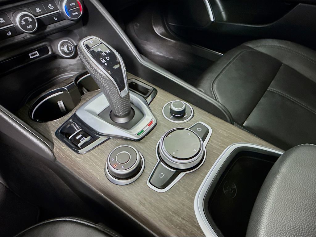 Used 2022 Alfa Romeo Giulia Ti image 18