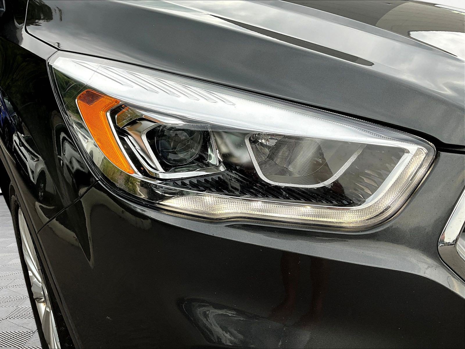 Used 2019 Ford Escape SEL FWD image 33