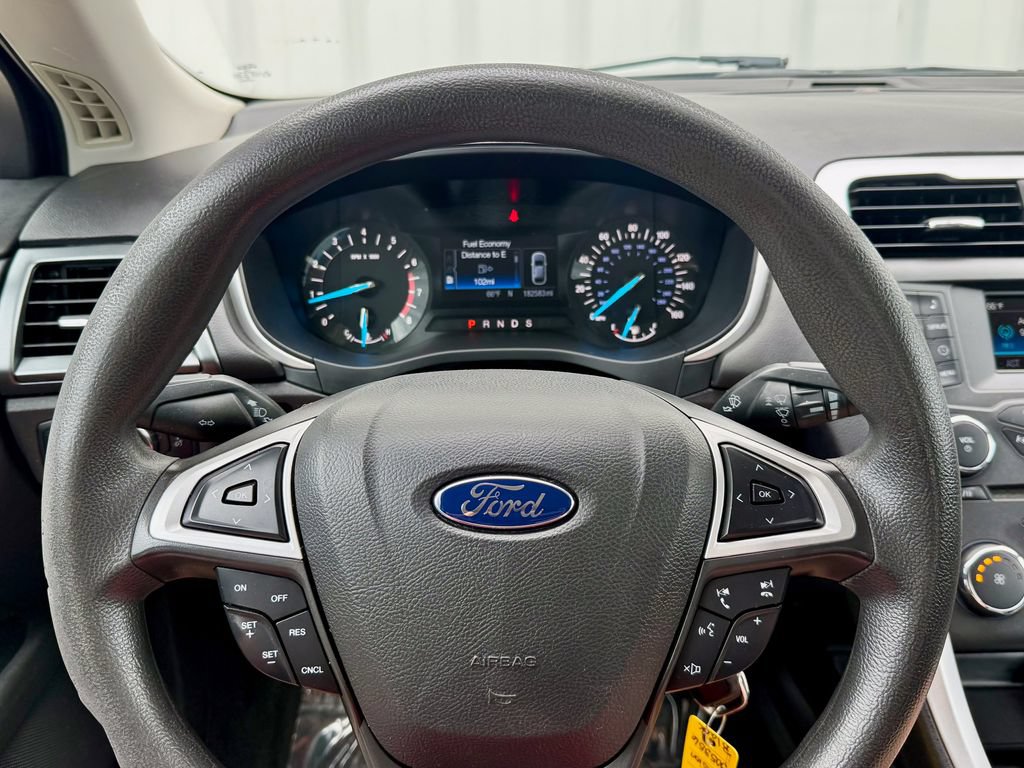 Used 2015 Ford Fusion SE FWD image 23