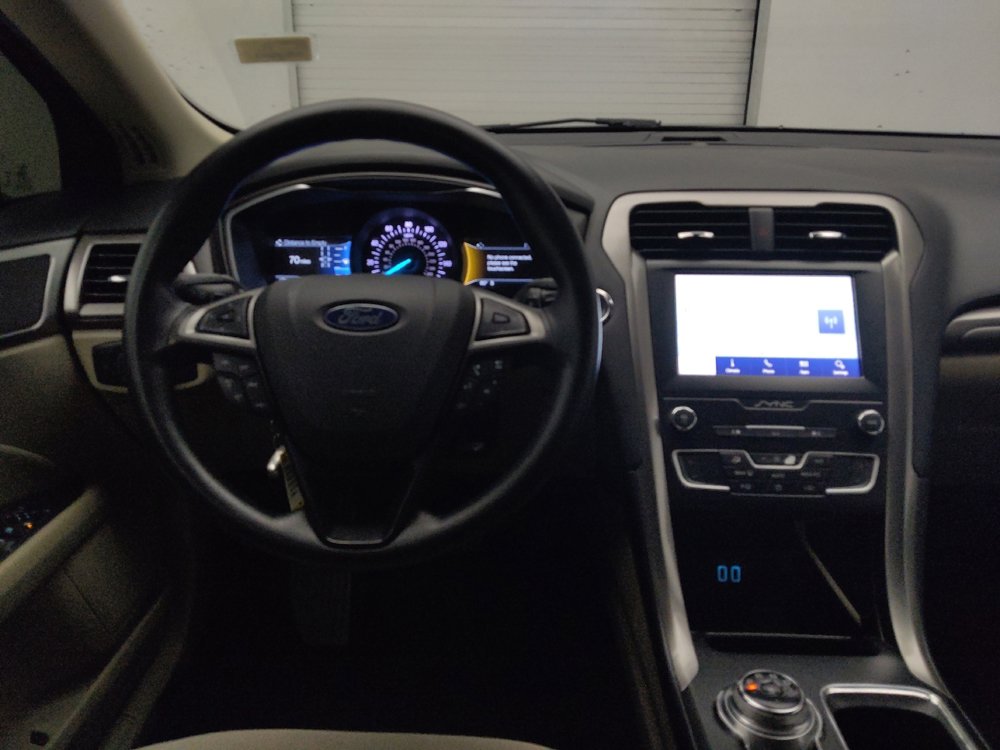 Used 2019 Ford Fusion SE image 22