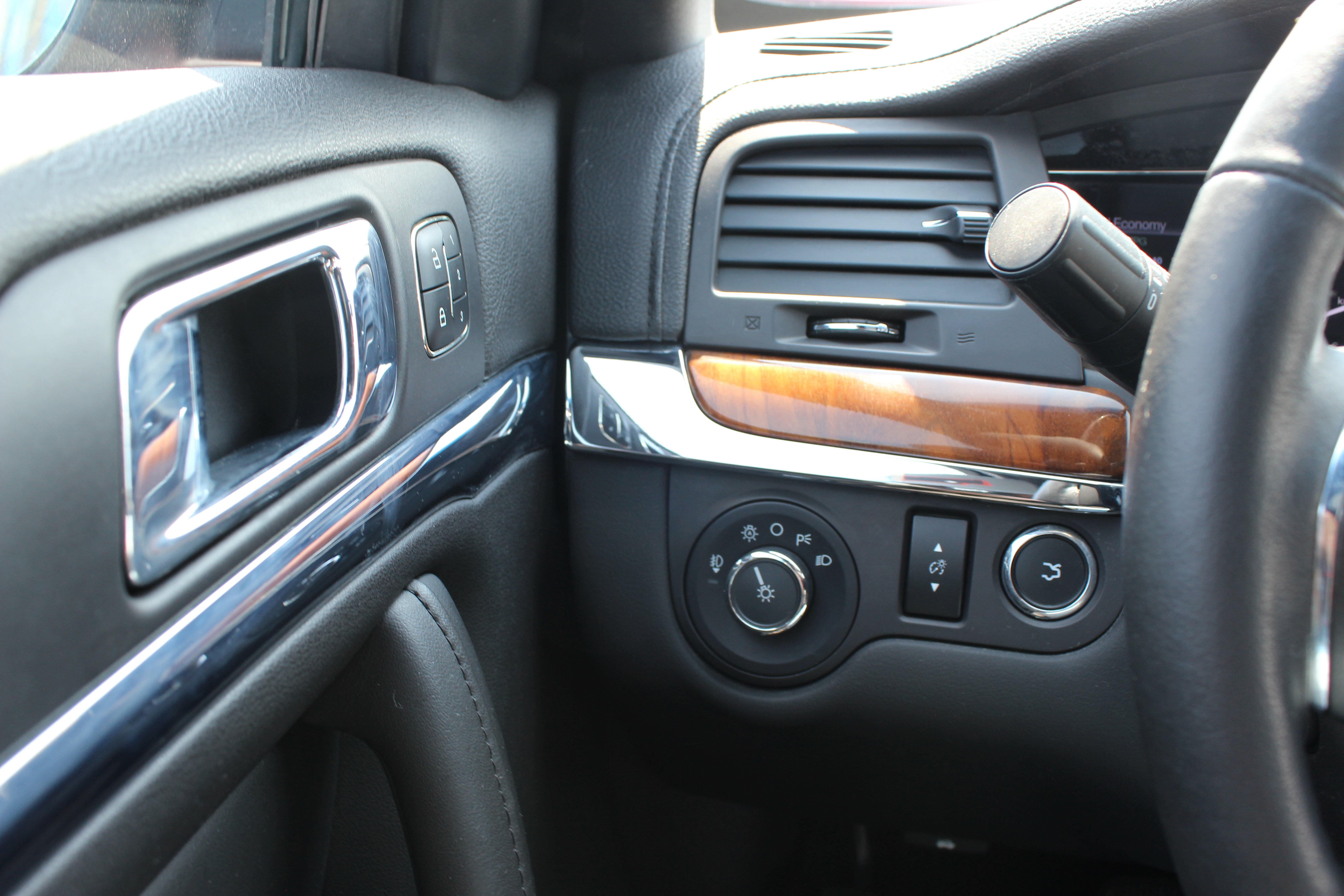 Used 2013 Lincoln MKS FWD image 12