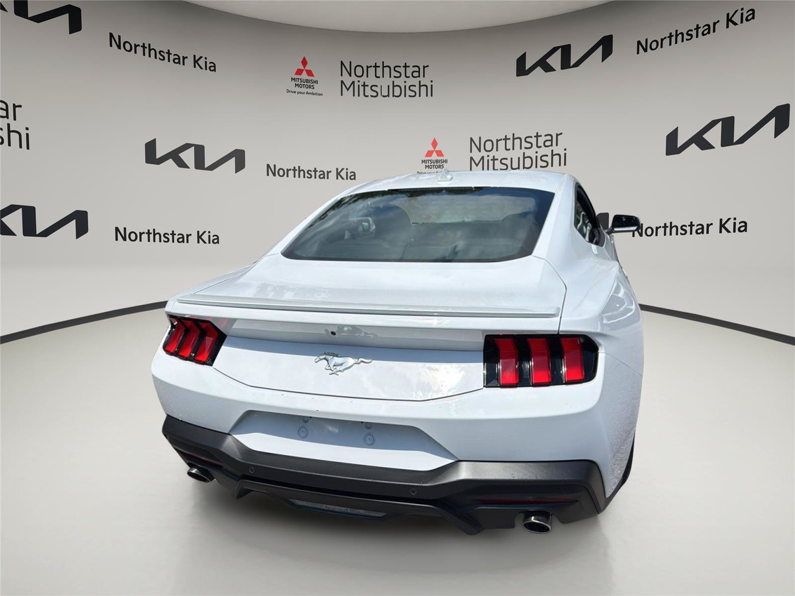 Used 2025 Ford Mustang Premium RWD image 4
