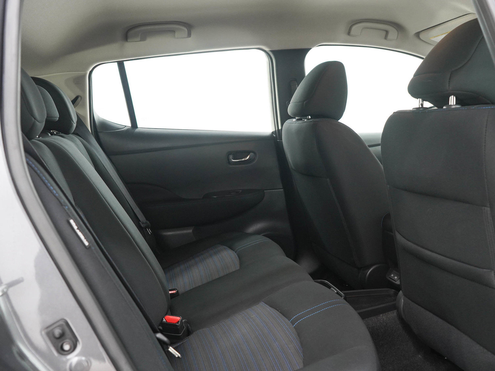 Used 2025 Nissan Leaf S FWD image 13