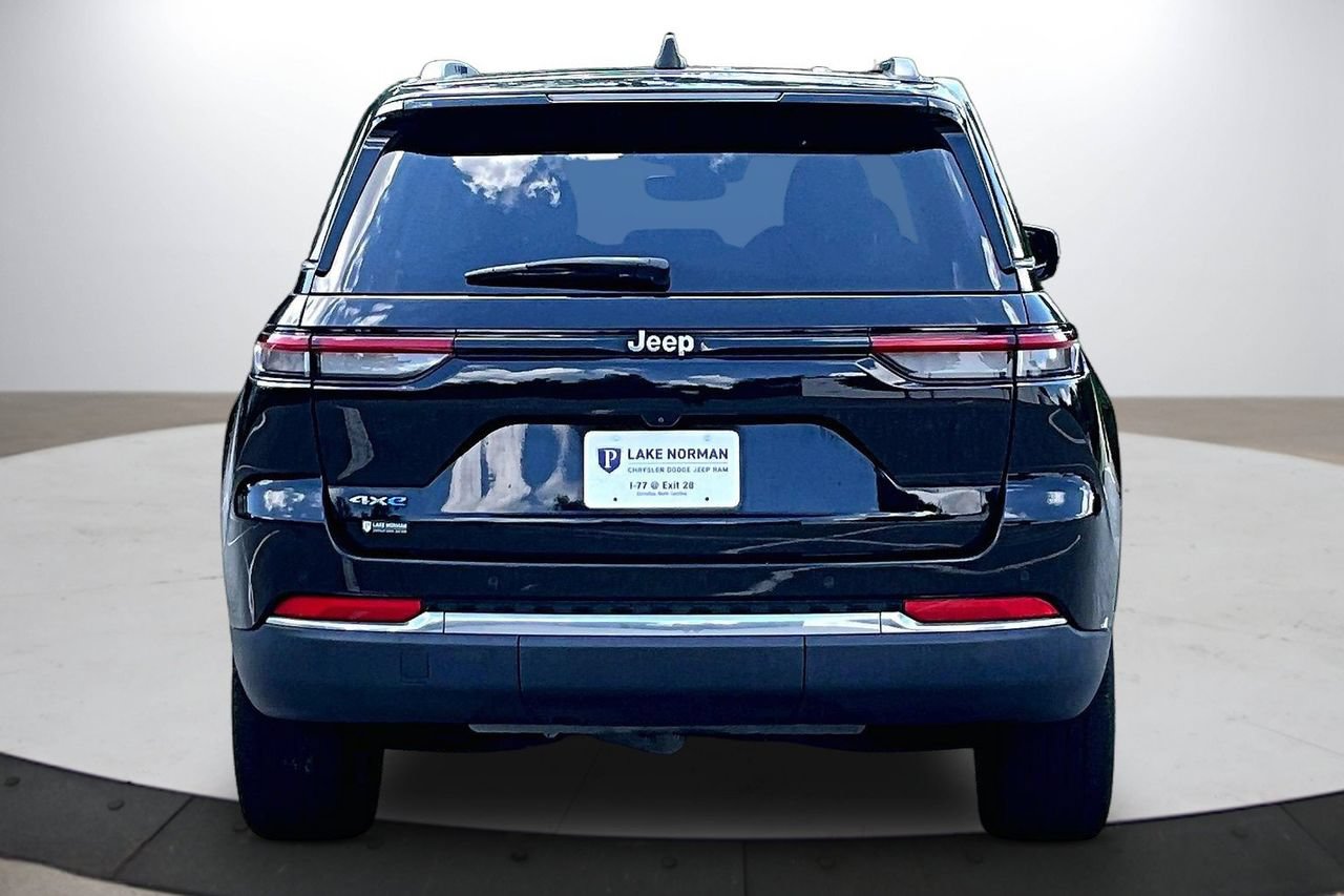 Used 2023 Jeep Grand Cherokee 4WD 4xe image 7