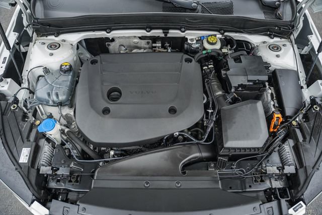 Certified 2024 Volvo XC40 B5 Ultimate w/ Protection Package Premier image 20