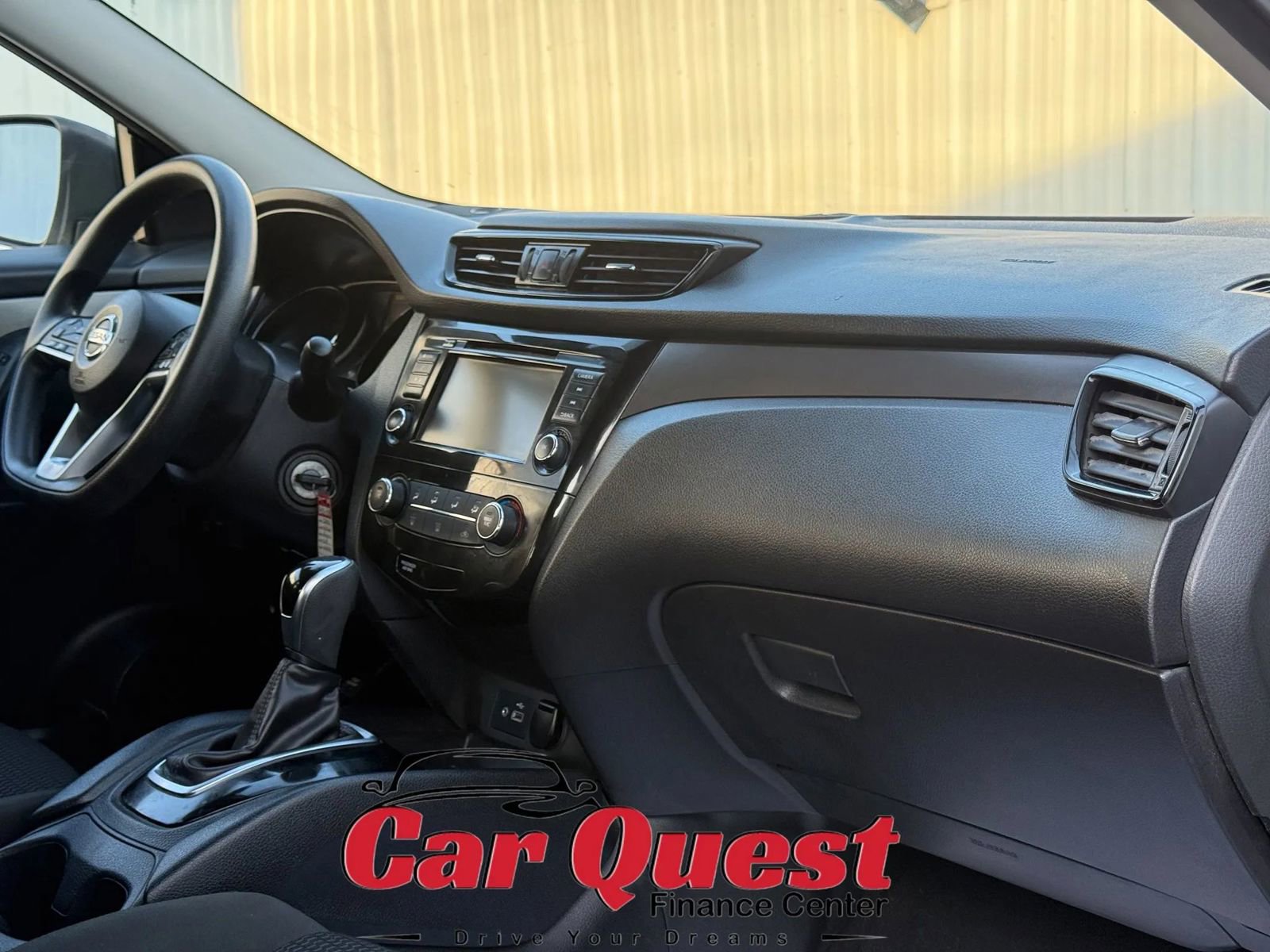 Used 2021 Nissan Rogue Sport S image 19