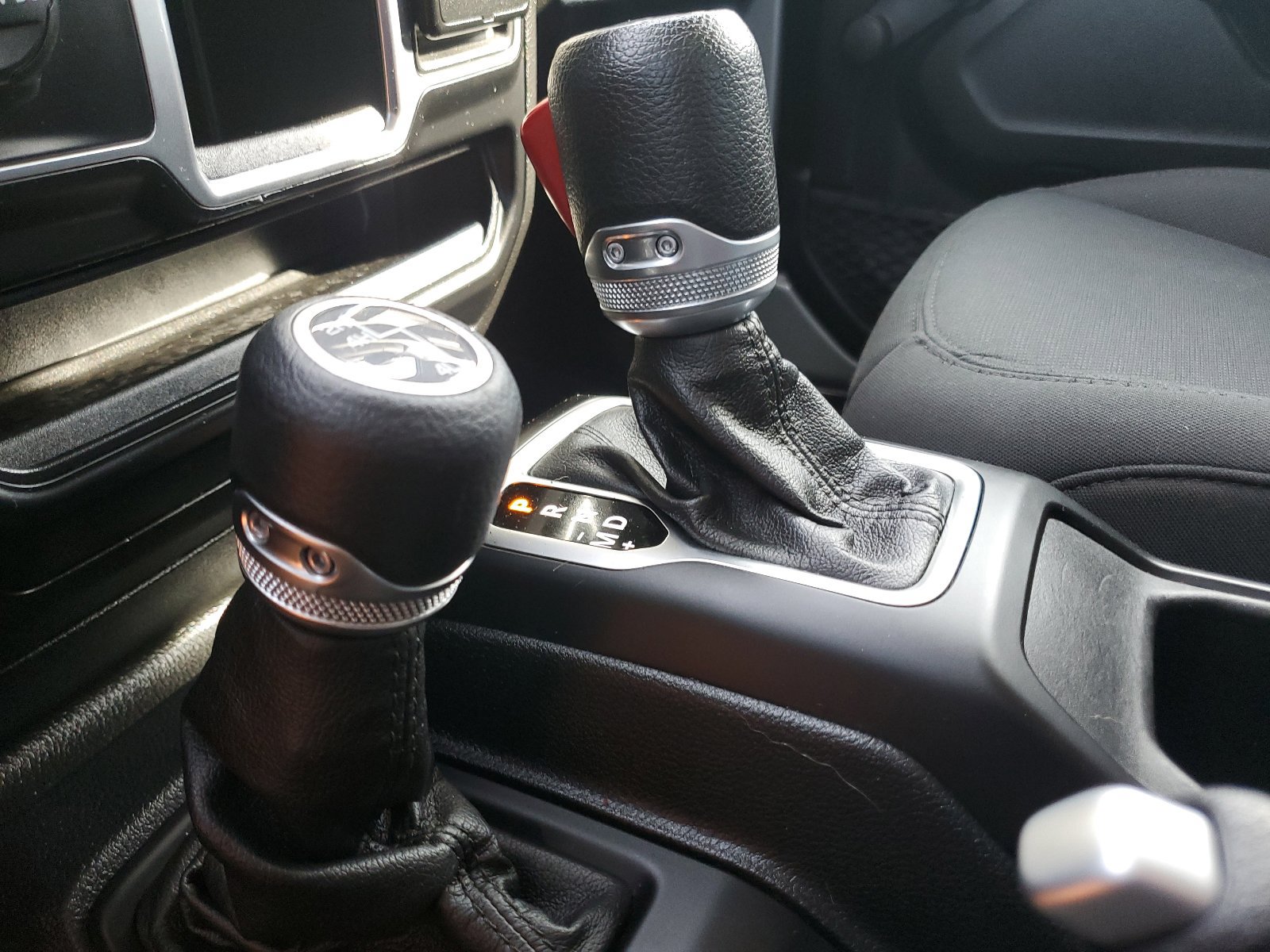 Used 2020 Jeep Wrangler Sport AWD/4WD image 29