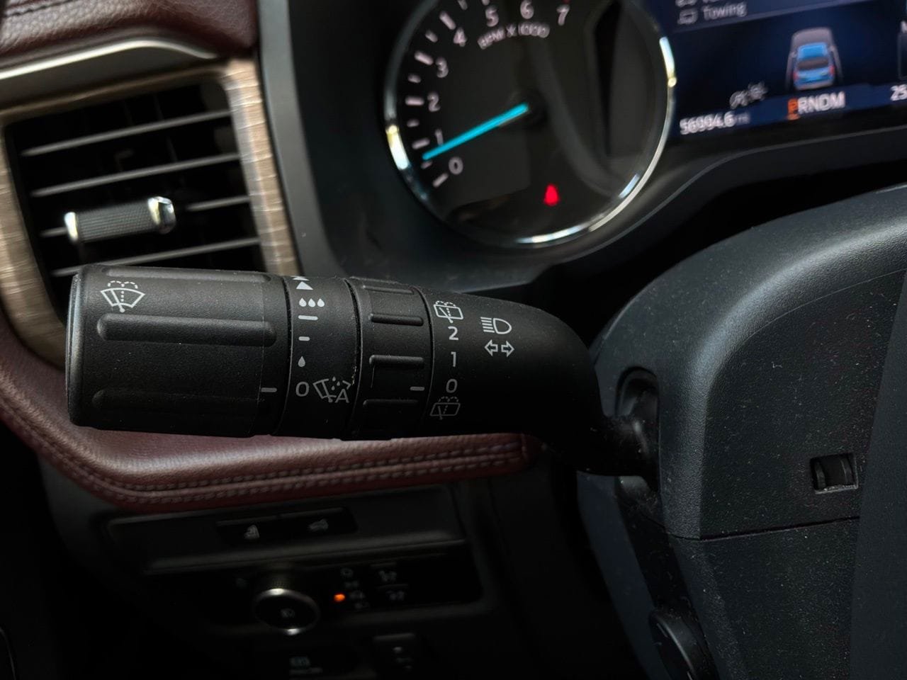 Used 2024 Ford Expedition Limited AWD/4WD image 50