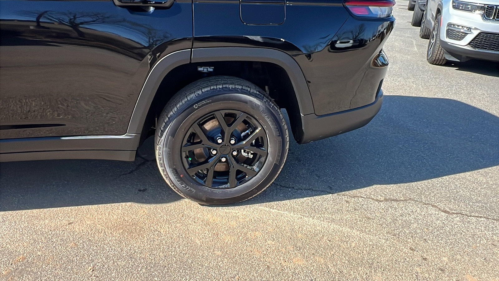 New 2025 Jeep Grand Cherokee L Altitude image 12