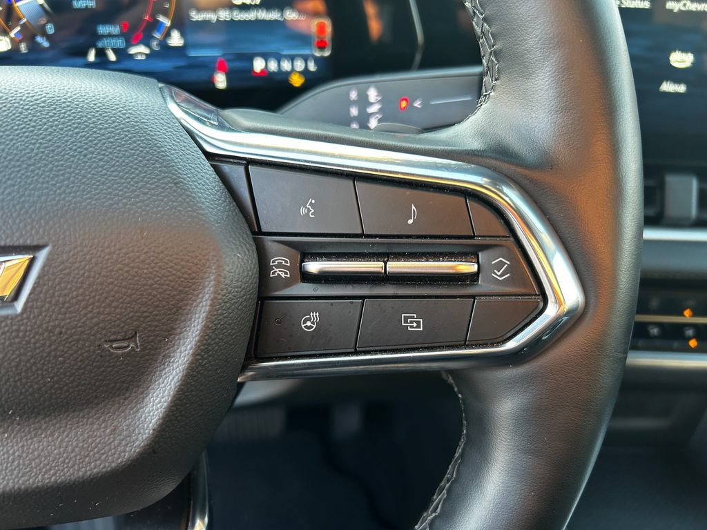 Used 2025 Chevrolet Equinox LT AWD/4WD image 16