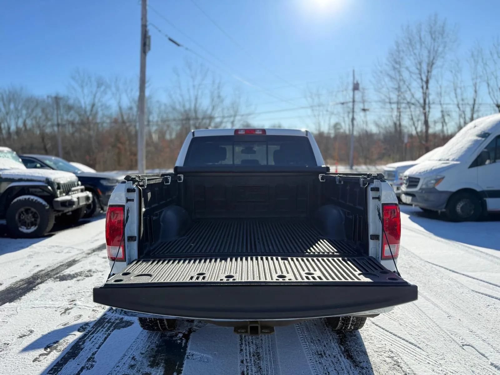 Used 2016 RAM 1500 Classic SLT AWD/4WD image 12