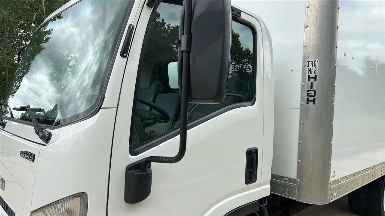 Used 2018 Isuzu NPR RWD image 20