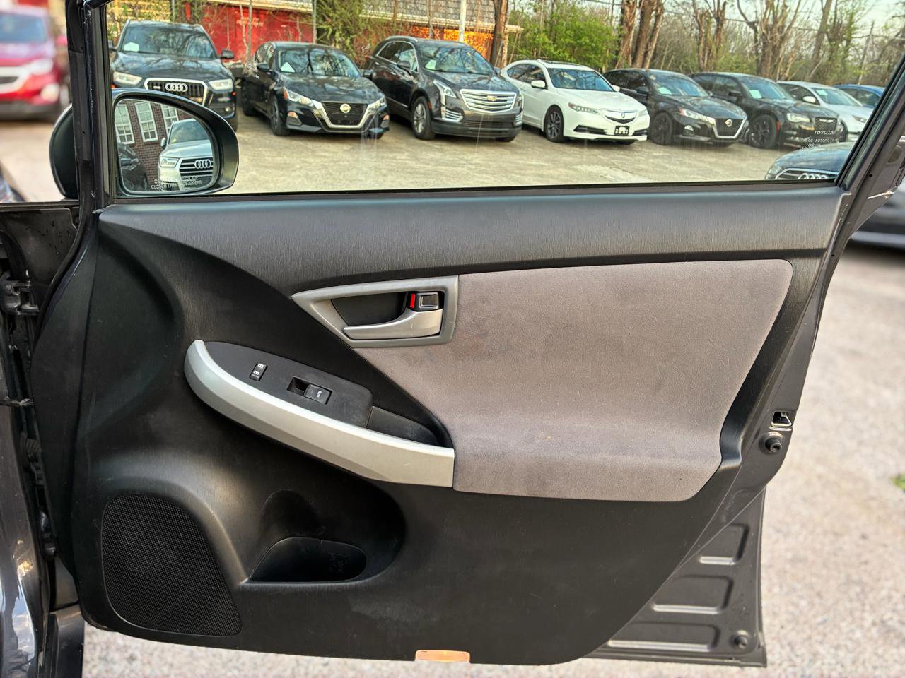 Used 2013 Toyota Prius Prime Plug-In image 23