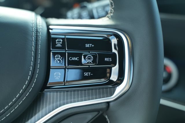 New 2026 Jeep Grand Wagoneer Summit AWD/4WD image 36