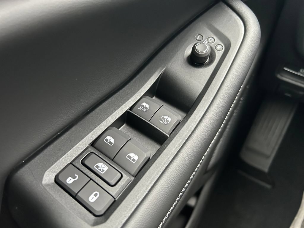New 2025 Jeep Grand Cherokee Altitude AWD/4WD image 15