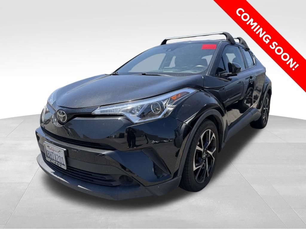 Used 2019 Toyota C-HR XLE FWD image 1