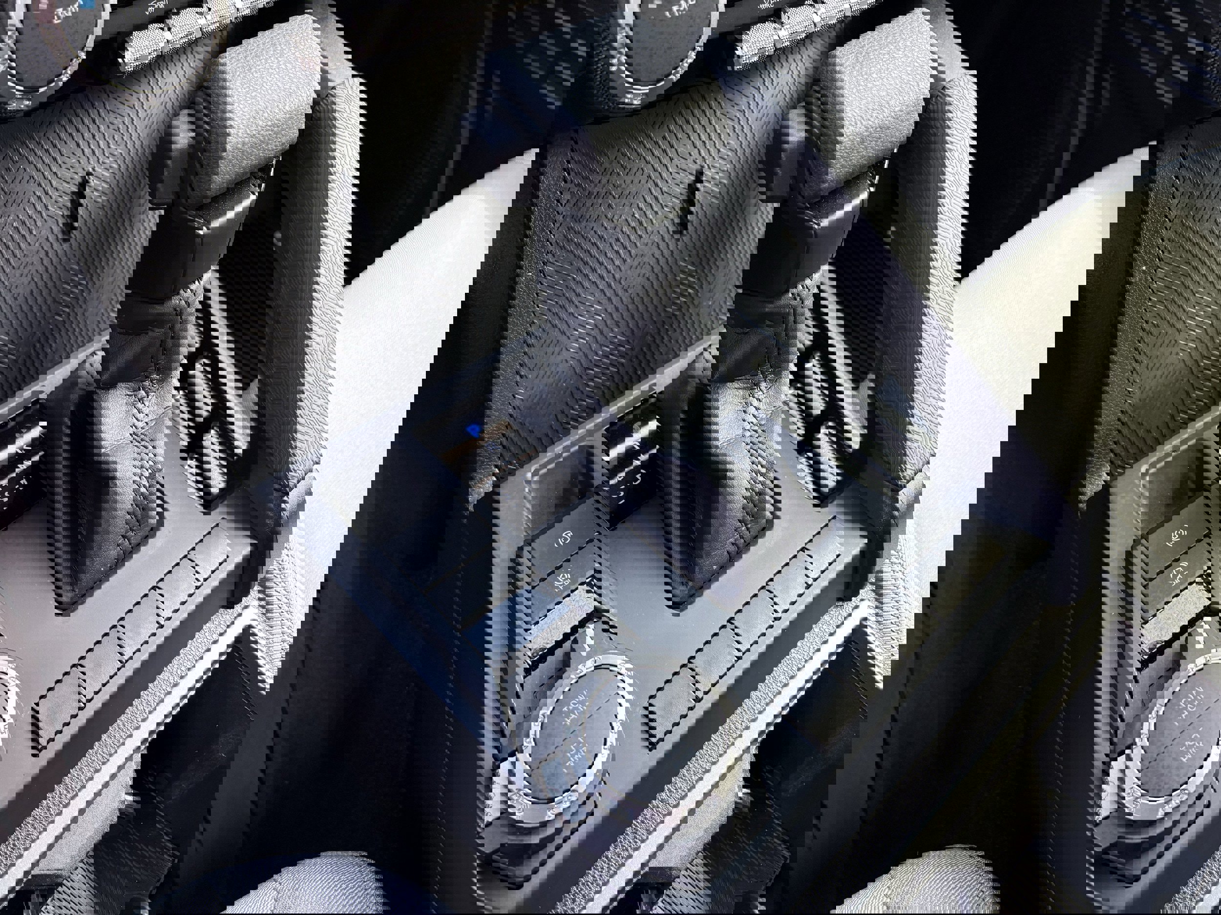 Used 2025 Toyota Tacoma SR5 AWD/4WD image 19