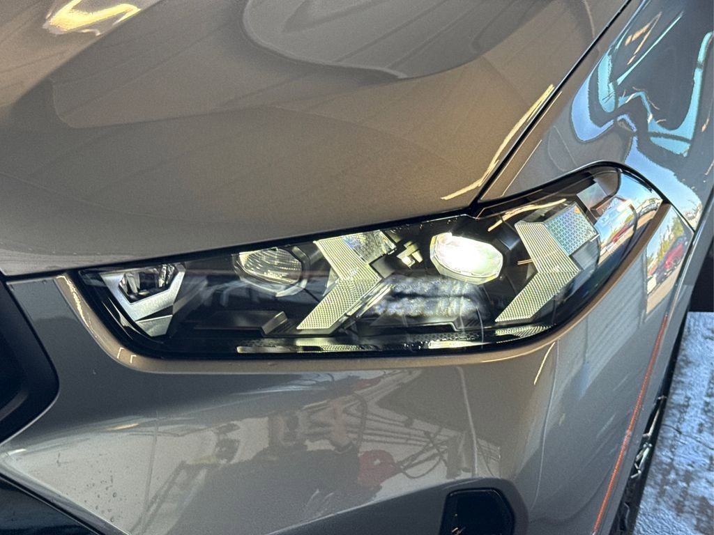 New 2026 BMW X6 M60i w/ Executive Package image 16