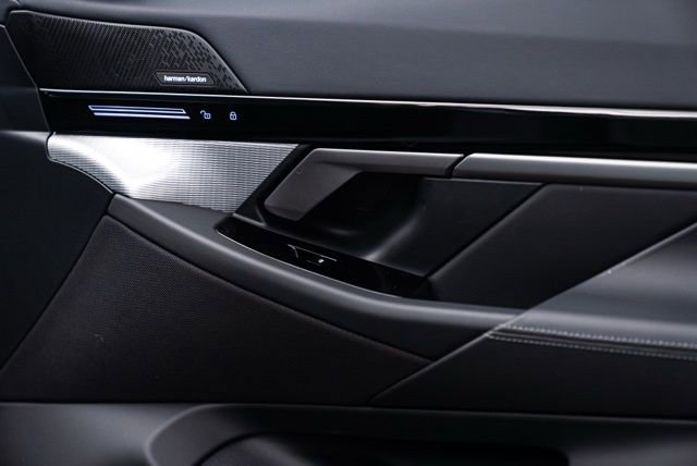 Used 2026 BMW 530i xDrive image 32