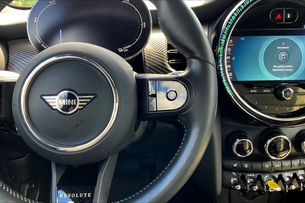 Certified 2024 MINI Cooper SE w/ MINI Resolute Edition image 20