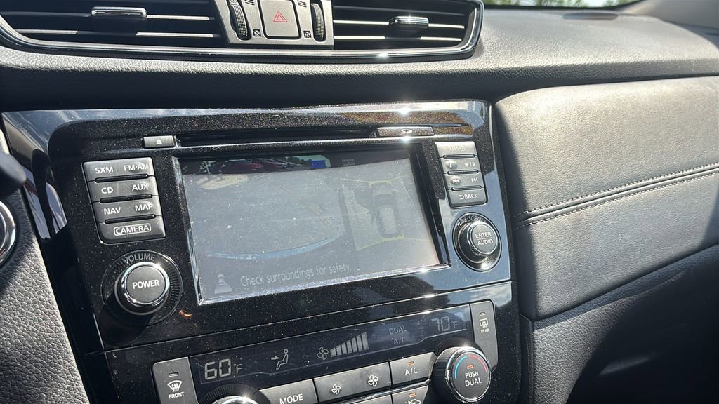 Used 2017 Nissan Rogue SL FWD image 22