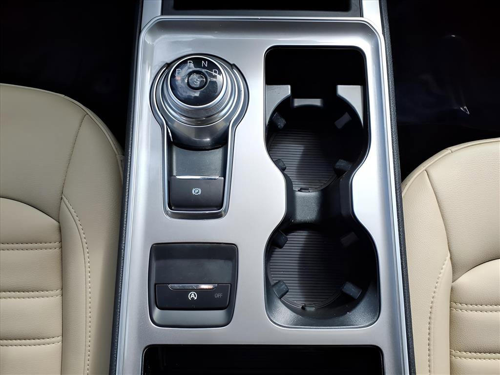 Used 2024 Ford Edge SEL w/ Class II Trailer Tow Package image 17