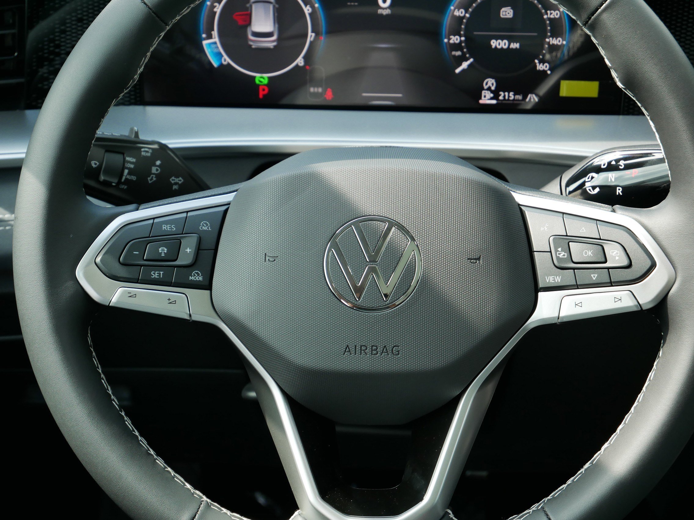 New 2025 Volkswagen Tiguan SE image 12