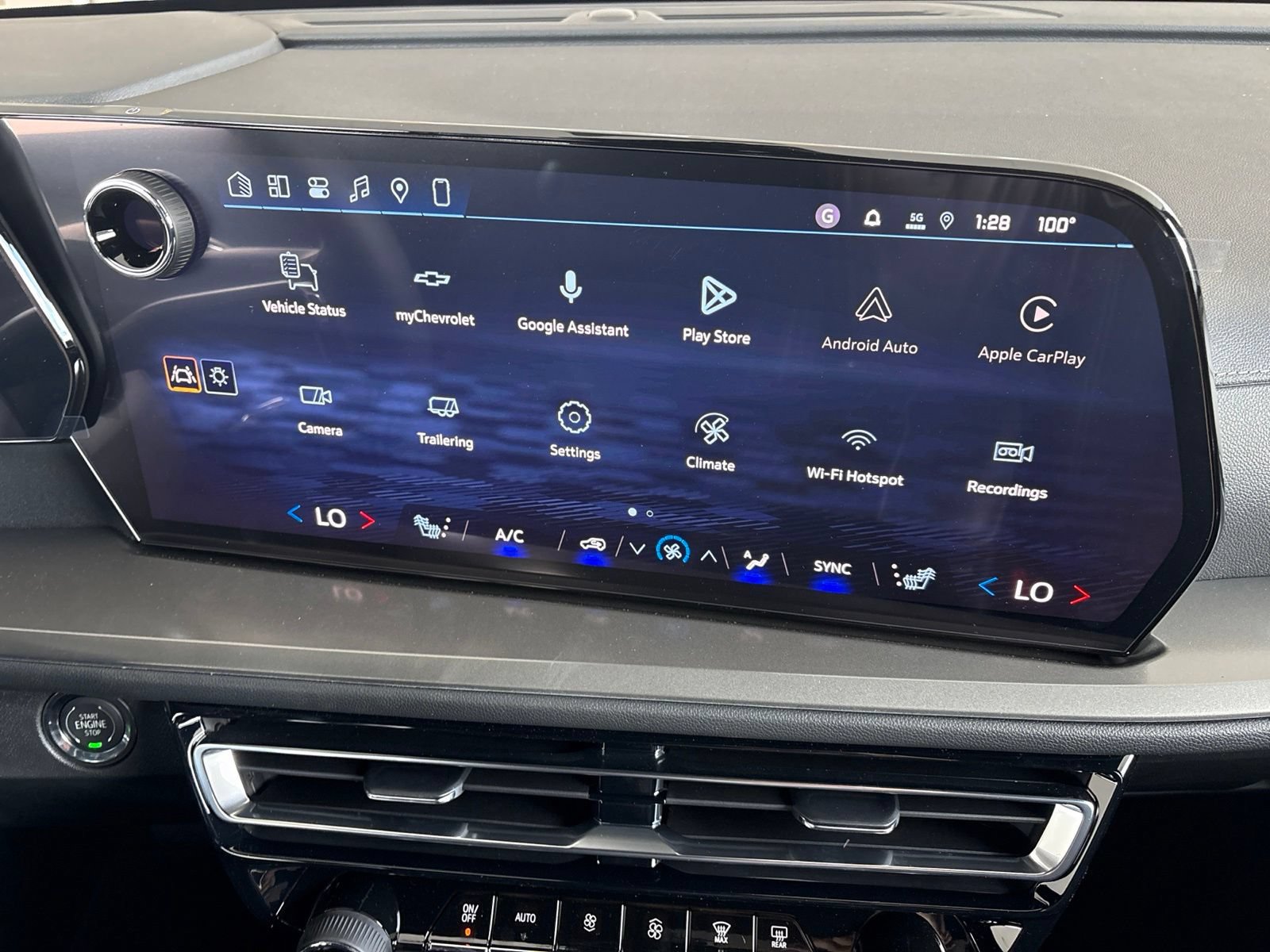 New 2027 Chevrolet Traverse LT w/ Sun and Wheel Package FWD image 26