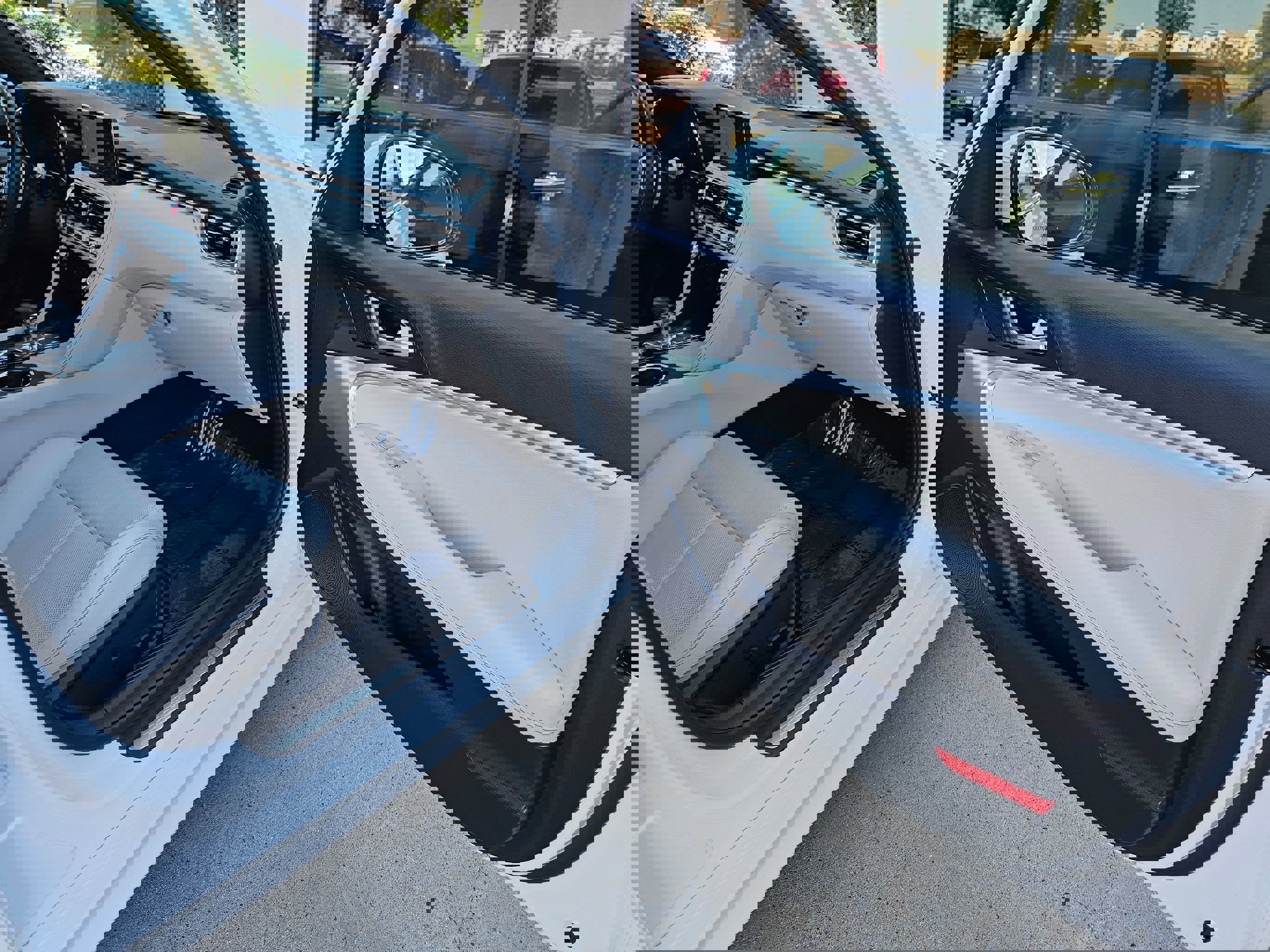 Used 2025 Genesis G70 2.5T image 29