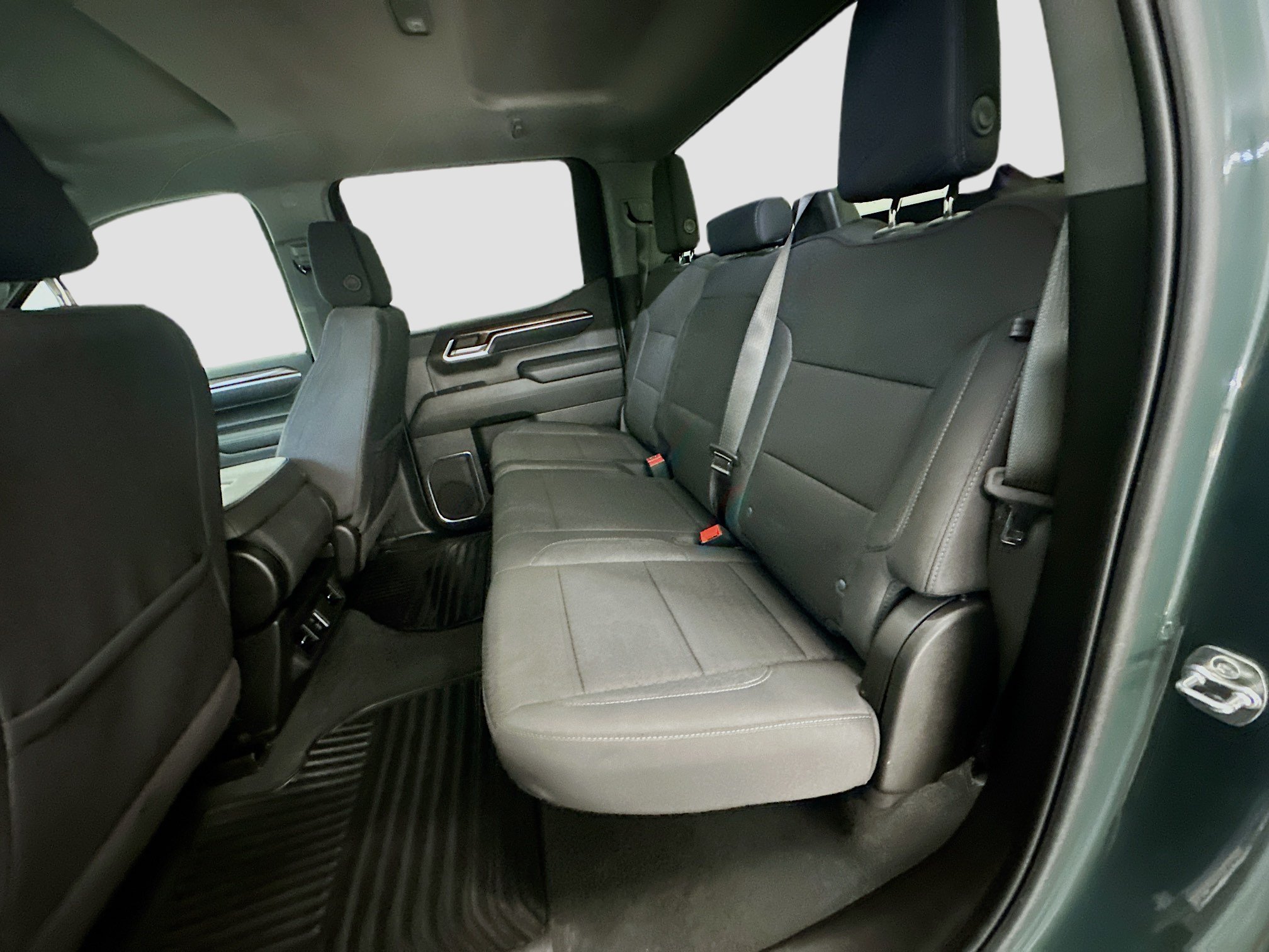 Used 2025 Chevrolet Silverado 1500 LT AWD/4WD image 29