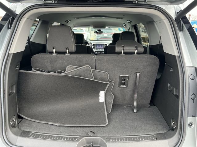 Certified 2023 GMC Acadia SLE w/ Driver Convenience Package image 22